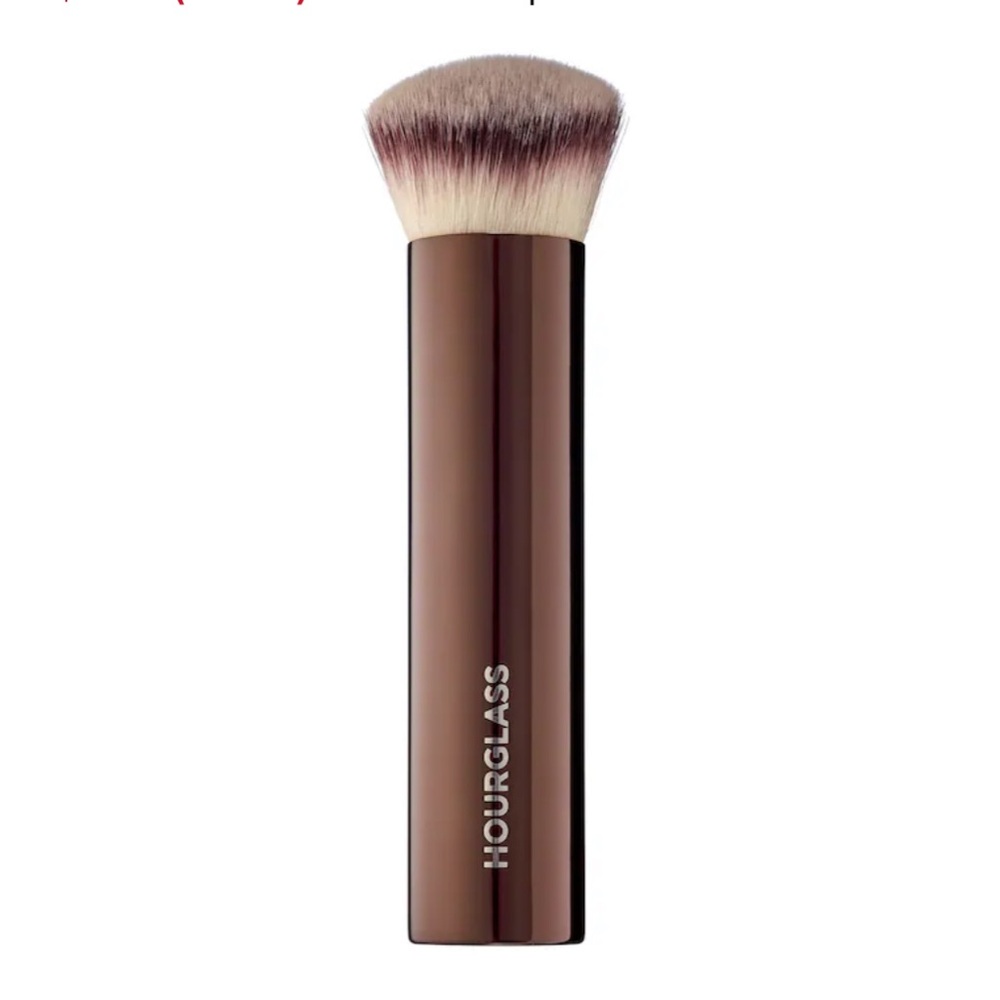 Hourglass
Vanish™ Foundation Brush